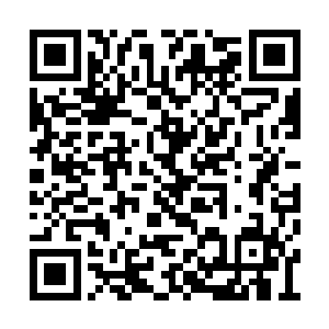 首当其冲的那艘运输舰几乎被碎片打得千疮百孔二维码生成