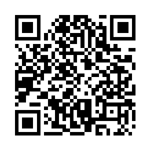 香兰解下一名弓箭手的皮毛手套套在手上二维码生成