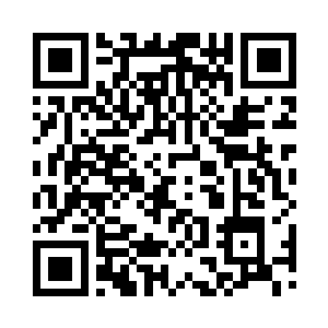 马上从他的那个小小的悲剧世界里回过神来二维码生成