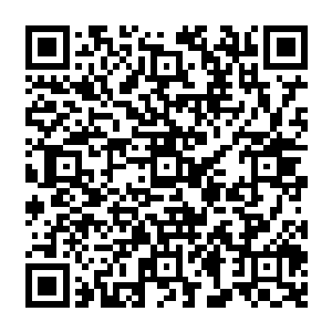 马特听了齐一铭的话立刻让开了身体看着船舷了海浪然后还要不今的观察着两船之间的距离二维码生成