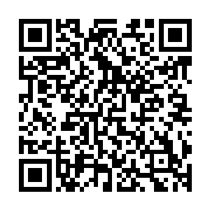 骑在黑炭身上在狭道寒风中疾驰的苗毅提枪眼观六路耳听八方二维码生成