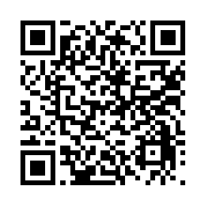 高扬他们面前出现了一个地上的仓库二维码生成