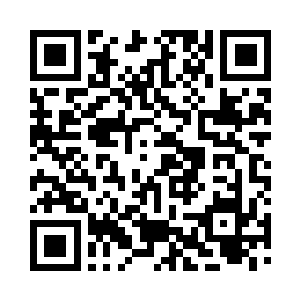 高高壮壮的约克夸张地把手拢成喇叭状二维码生成