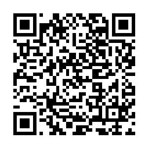 鬼影子都别想找着……让那三个美女尝一尝老子这根大香蕉二维码生成