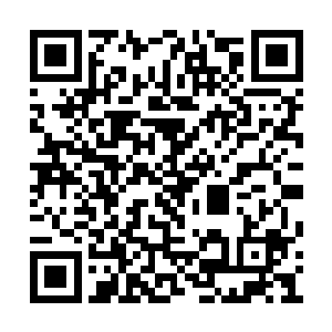 鬼魅一般暴雨般的剑招再次刺向雪白胡须的眼睛二维码生成