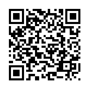 鸡窝头有模有样的借着教室的灯光二维码生成