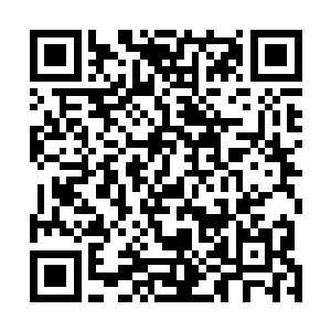 鸢尾含情脉脉哦的看着这个狗皇帝嘴巴上说这娇滴滴的话二维码生成