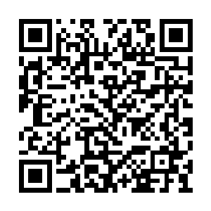 黄叙又见一员铁羽骑将士与对面的方悦说得正欢二维码生成