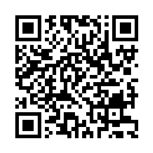 黄文琦的老婆孟翠兰正在家里忙着给女儿化妆二维码生成