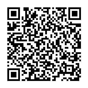 黄毛大王笑眯眯的悄悄朝流墨墨靠了过去看流墨墨似乎没看见一样不禁露出喜色二维码生成