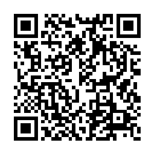 黄汉这个时候来到了靳空的旁边关上了窗户说道二维码生成