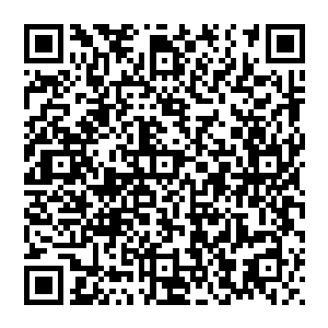 黄金酒楼的老板刘爱忠怎么也都没有想到刚刚开业没有多久的方寸酒楼居然会对自己造成如此大的冲击二维码生成