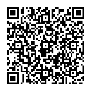 黑仔在浓密的灵气云上无聊的看着远处那片渐渐布满裂纹的超大石头被绿色妖力侵袭说道二维码生成