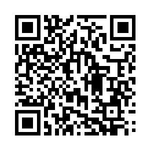 黑卫衣年轻人看都没看被压在自己面前的人二维码生成