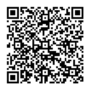 黑炎城内唯一的一艘浮空了望飞艇才发现了远方那滚滚而来的洪流和天上上巨大的飞艇二维码生成
