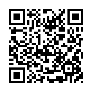 黑色大蛇头顶上的尖角再次射出墨绿的灵光二维码生成