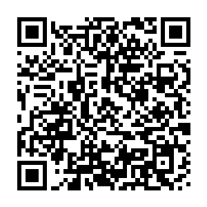 黑色的一步裙恰到好处地包裹着她那两条丰满圆润的大腿和饱满的翘臀二维码生成