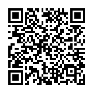 黑色的幽鬼几乎眨眼间就从羊脂球号上冲上了海盗船二维码生成