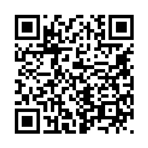 黑色的瞳孔当中有着神秘的漩涡不断旋转二维码生成