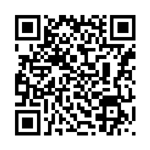 黑色长裤和长袖衬衣都是中规中矩二维码生成