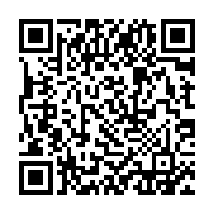 黑衣修士在这些守门帮会成员的眼皮子地下冲了过去二维码生成