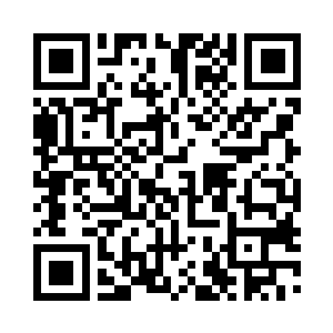 黑衣黑帽的许文强带着一众西装小弟走出巷口二维码生成
