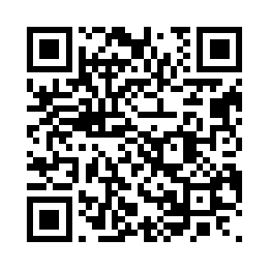 黑袍的视线落在身前一块破旧的铁盘上二维码生成