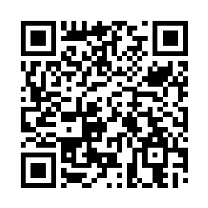 鼓起的肌肉在身体上像是一堆堆小山丘二维码生成