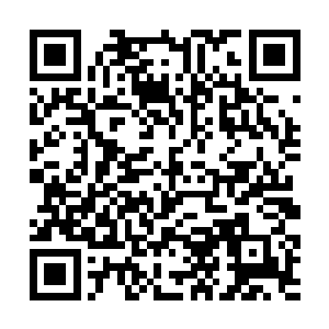 鼻莲教主提溜着一光屁股大男人加上个光身子大姑娘二维码生成