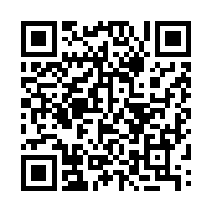 齐一铭伸出了脑袋望着自己刚投下去的渔饵二维码生成