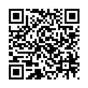 齐喜玲带着麻生次郎走到众人跟前二维码生成
