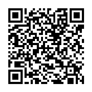 龙天行见状也不推辞点点头之后然后带着凯莉走了上去二维码生成