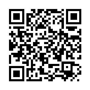 龙正午把那张卡片递给银狼米歇尔道二维码生成