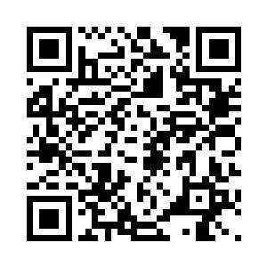 龙羽直接一只手抓住了坐在驾驶位置上的成哥二维码生成