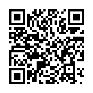 龙英杰的双掌和金龙的双爪轰然相撞二维码生成