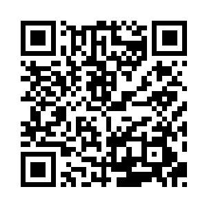 t恤的简单搭配让他带着一丝不羁的潇洒二维码生成